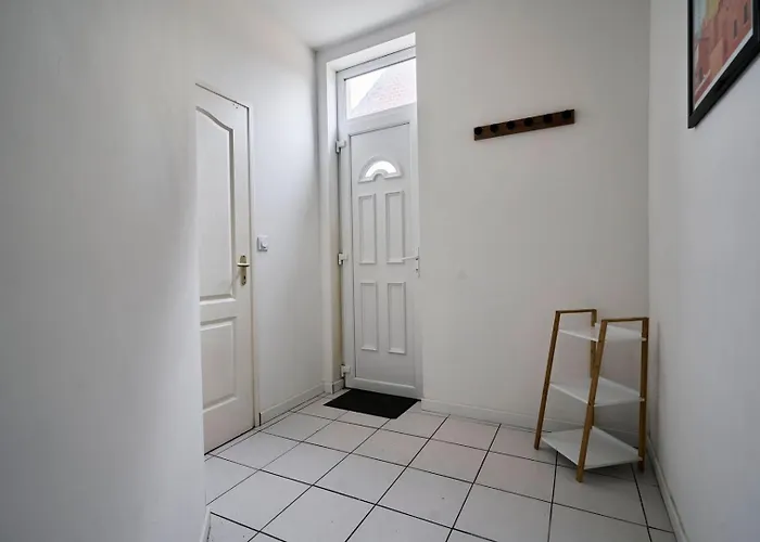 3-bedroom 3 Bathrooms Renovated In 2023 Tourcoing