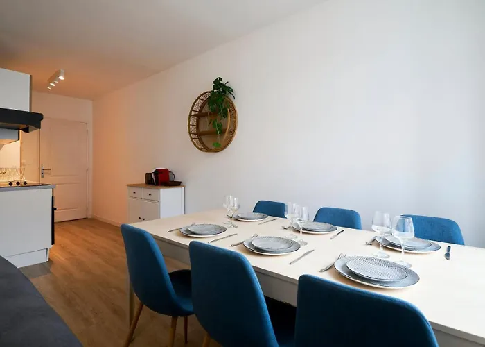 3-bedroom 3 Bathrooms Renovated In 2023 * Tourcoing