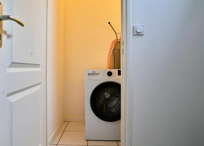 3-bedroom 3 Bathrooms Renovated In 2023 *