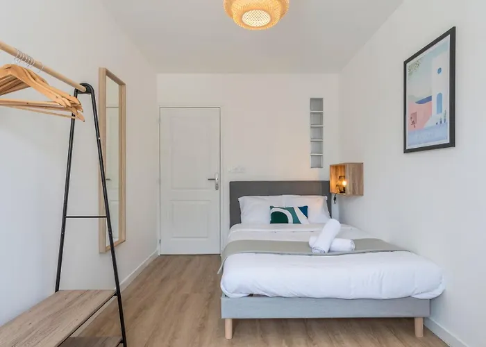 3-bedroom 3 Bathrooms Renovated In 2023 Tourcoing